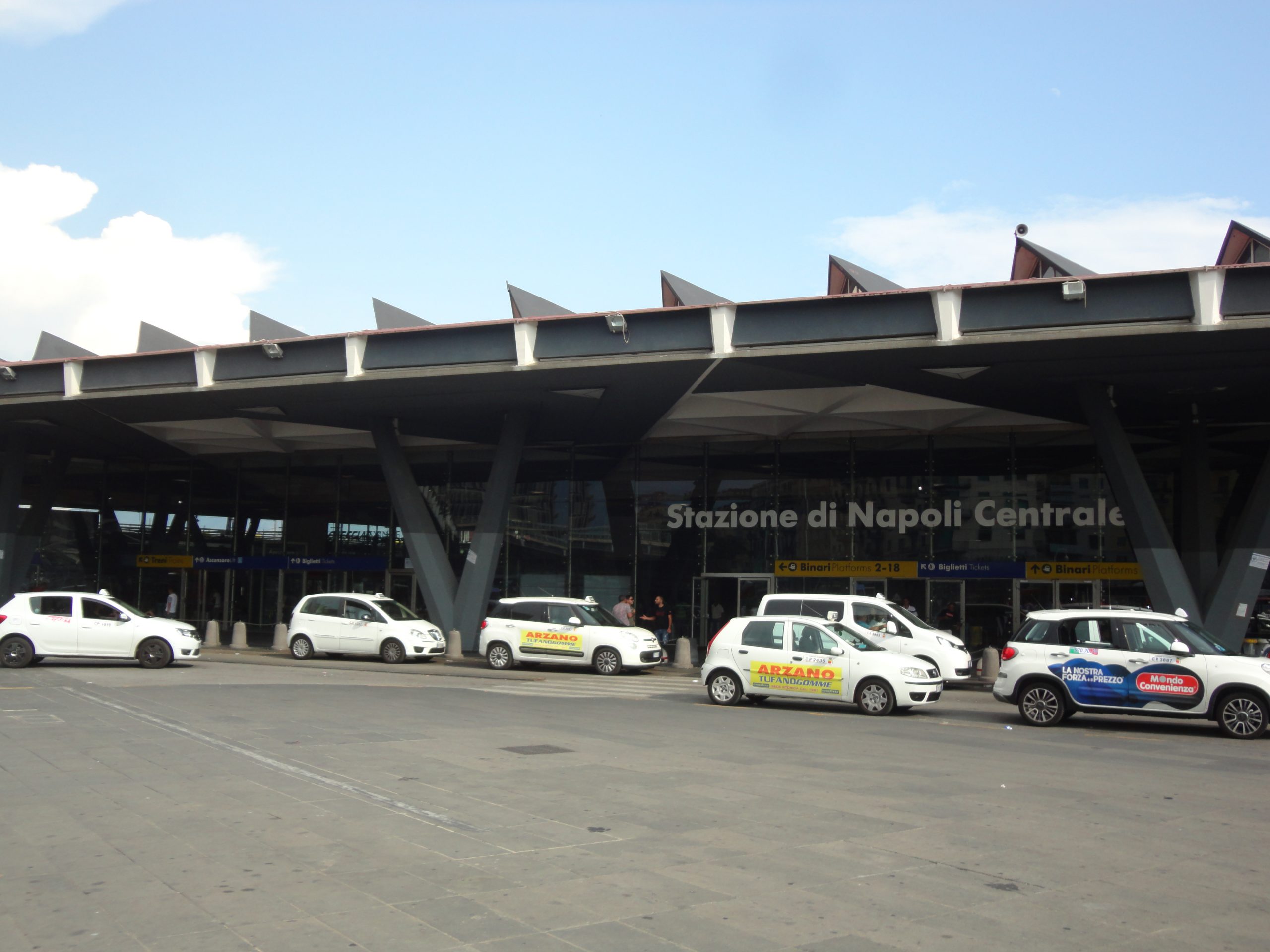 Fine tragica a Napoli per un 37enne di Cervinara: il passato tormentato al centro delle indagini