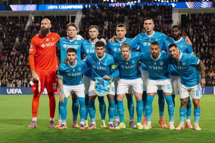 Il Napoli sceso in campo a Eindhoven - Foto dal profilo Instagram del club - Retesei.com