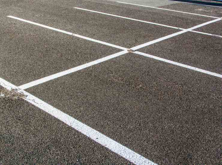 Parcheggio - depositphotos - retesei