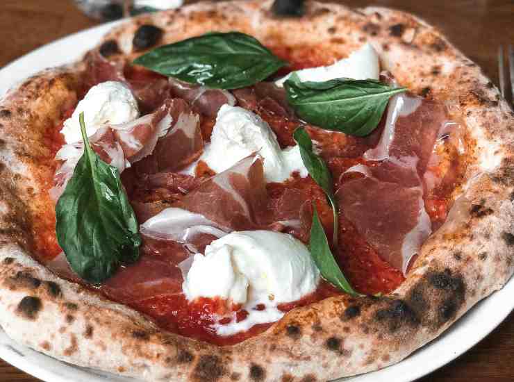 Pizza - pexels - retesei_