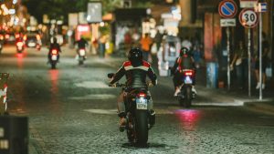 Urla e terrore a Napoli di notte - Foto Pexels - Retesei.com