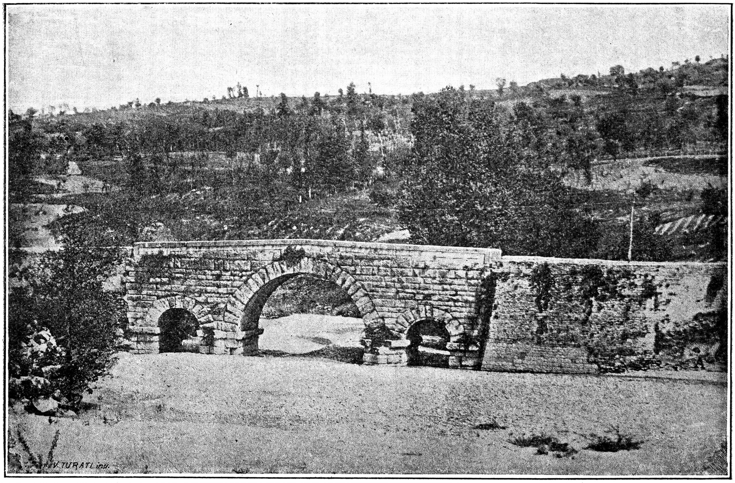 Apollosa: L’Emblema Locale Affonda nel Degrado, Pericolo Costante per Chi Transita