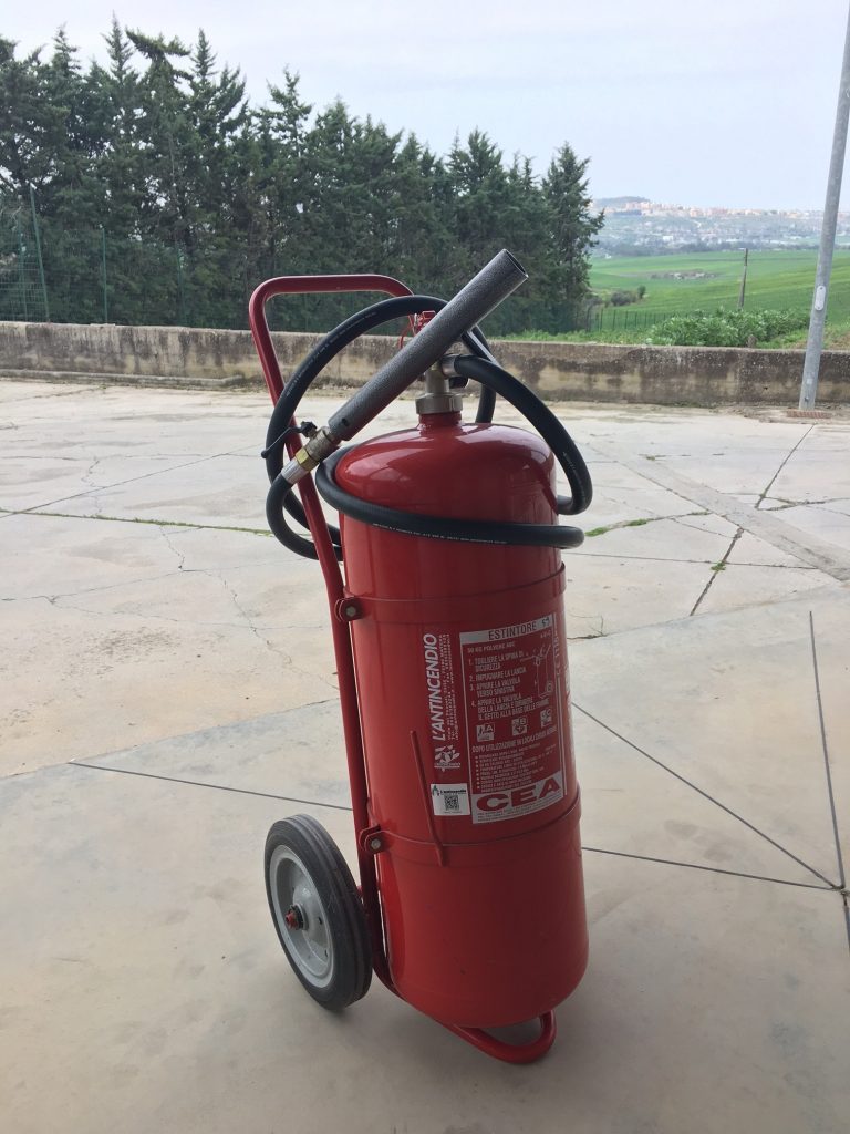 Avella: Auto in Fiamme all’Alba, Pronto Intervento dei Soccorsi