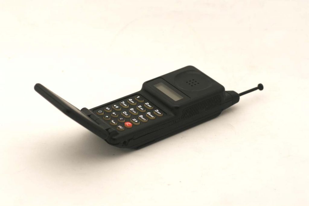 Avellino: Nuovi sequestri di cellulari in carcere, la Polizia Penitenziaria chiede misure urgenti contro un traffico inarrestabile.