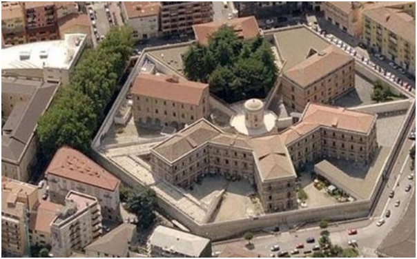 L’Ondata Illecita Non Si Ferma: Dopo Salerno, Cellulari Trovati Tra i Reclusi di Avellino