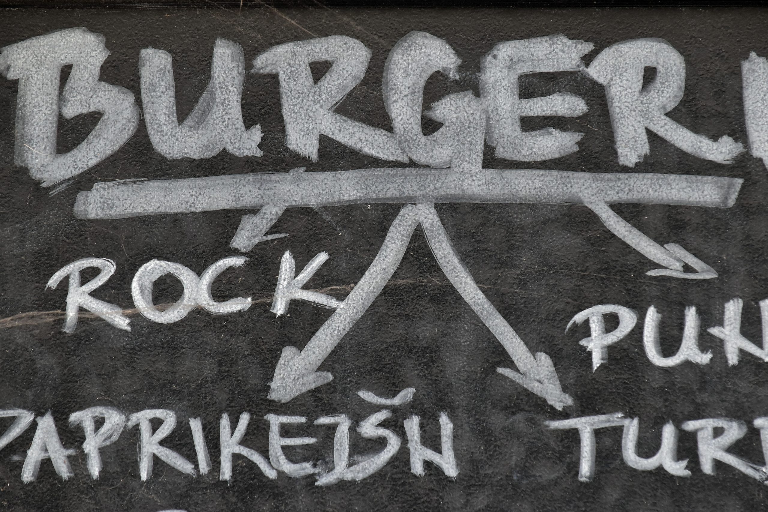 Limatola Ricorre al Consiglio di Stato per la Sede Scolastica, Contestando la Decisione del TAR