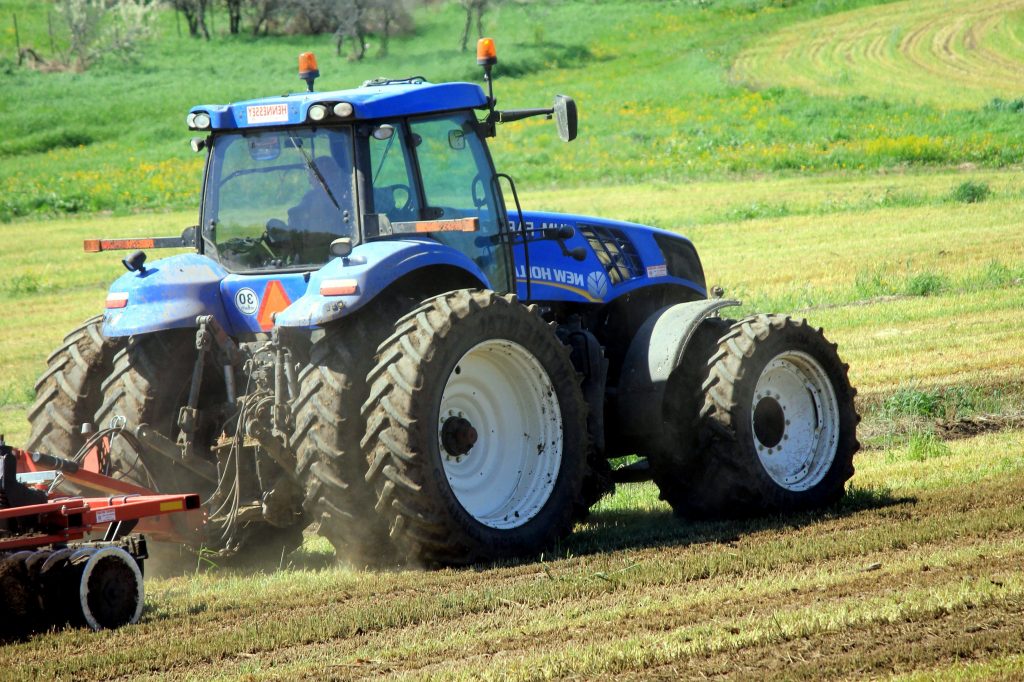 Falsa offerta online di trattore: 30enne napoletana deferita per truffa