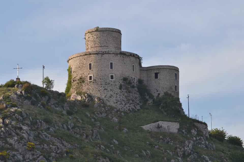 Montesarchio: La Torre Angioina bloccata tra Polo Museale e Soprintendenza