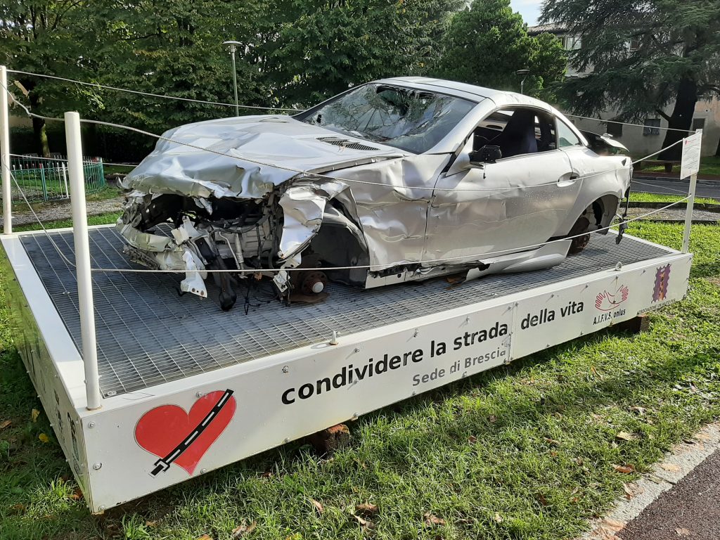 Pietradefusi: 27enne ferita nel ribaltamento della sua autovettura