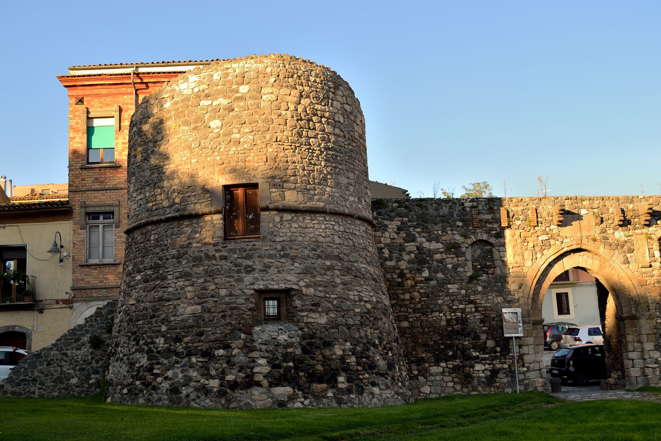 Puglianello: Colpo Notturno al Bar-Tabaccheria, Bottino Oltre Duemila Euro