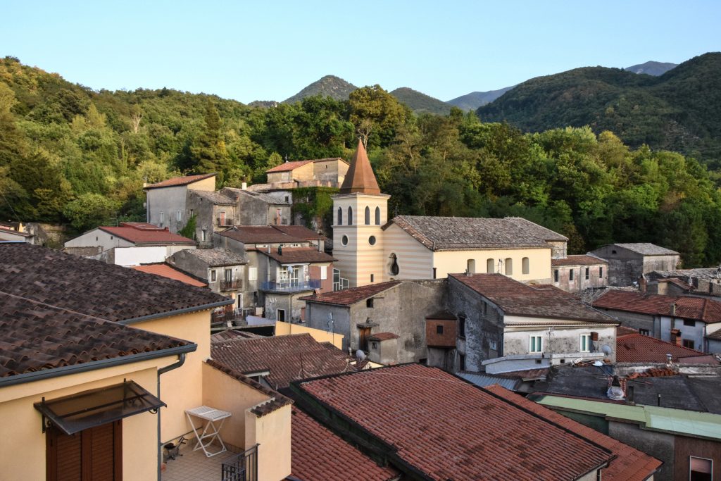 Aggressione Inaudita a San Martino: Ottantottenne Ferito Gravemente al Volto con una Bombola di Gas, Subisce un Intervento Chirurgico Urgente