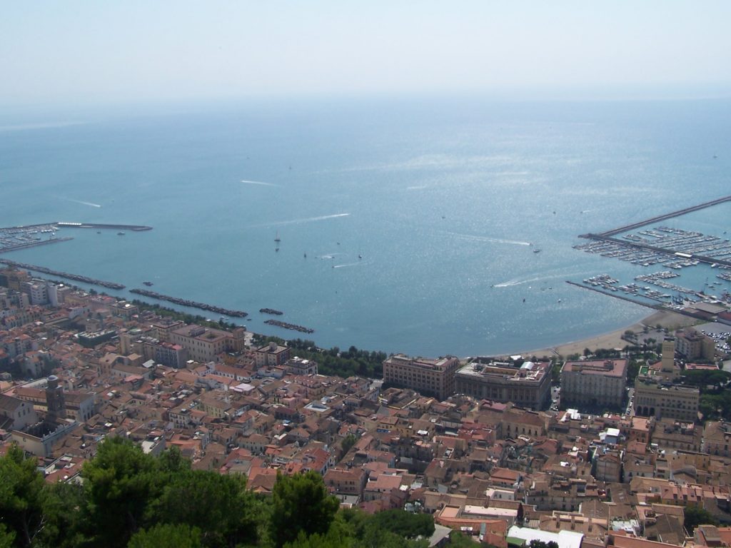 Tensione Esplosiva nel Carcere di Salerno: Un Venerdì Santo Sconvolto dal Tumulto