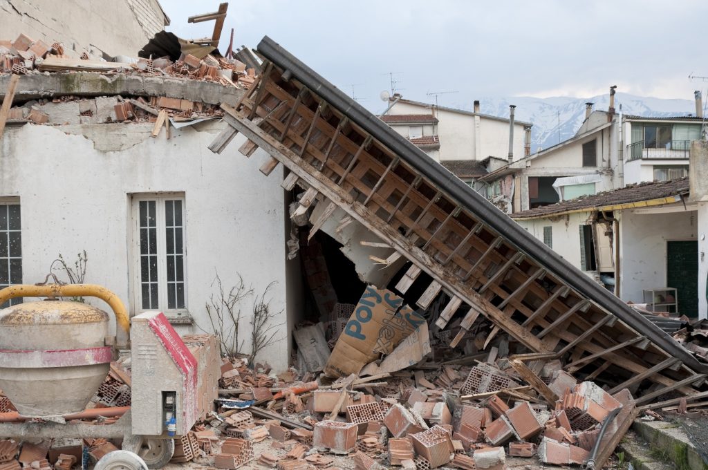 Solofra: Collasso di Antica Conceria, La Fortuna Evita la Tragedia