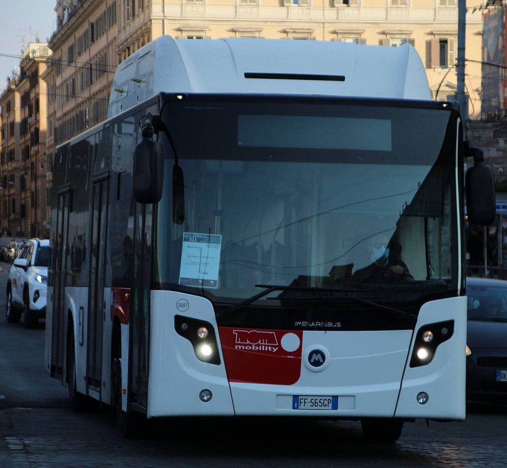 Ribaltamento Giudiziario nel “Caso Trotta Bus”: Tre Indagati per Estorsione Ottengono la Libertà