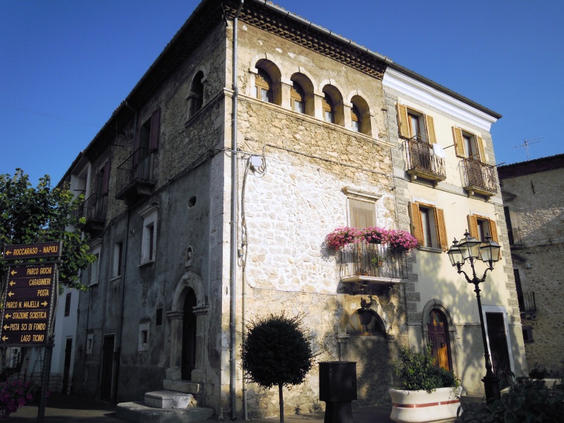 Giustizia a Vallata: Sessantenne Condotto in Carcere per Gravi Reati Plurimi
