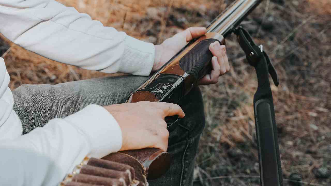 Boscoreale, 18enne ucciso in piazza: fermati due ragazzi dopo essersi consegnati ai carabinieri