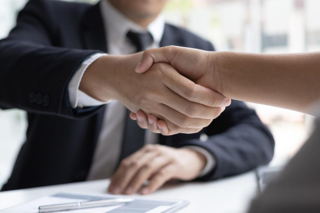 LAVORO – Nuovo concorso per i DIPLOMATI d’Italia | Se ami stare con la gente, fa per te: stipendio 1.900€ al mese e contratto fisso