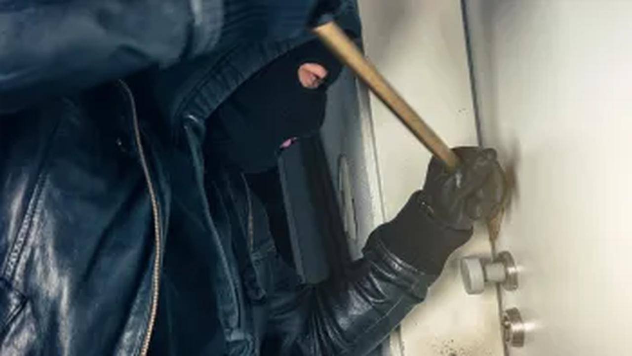 Avellino sotto assedio, furti senza tregua tra centro e contrade | Città in allerta: come comportarsi