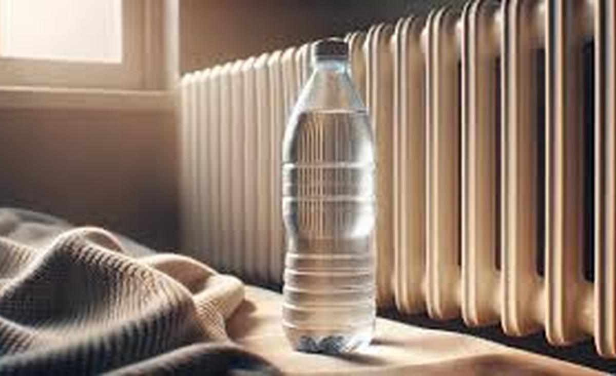 Il trucco da pochi euro che scalda la casa: metti una bottiglia davanti al termosifone | Quello che succede ti lascerà di stucco