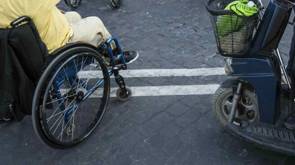 Invalidità, lo Stato ti toglie alcune tasse pesantissime | Ecco quanto puoi risparmiare davvero ogni anno